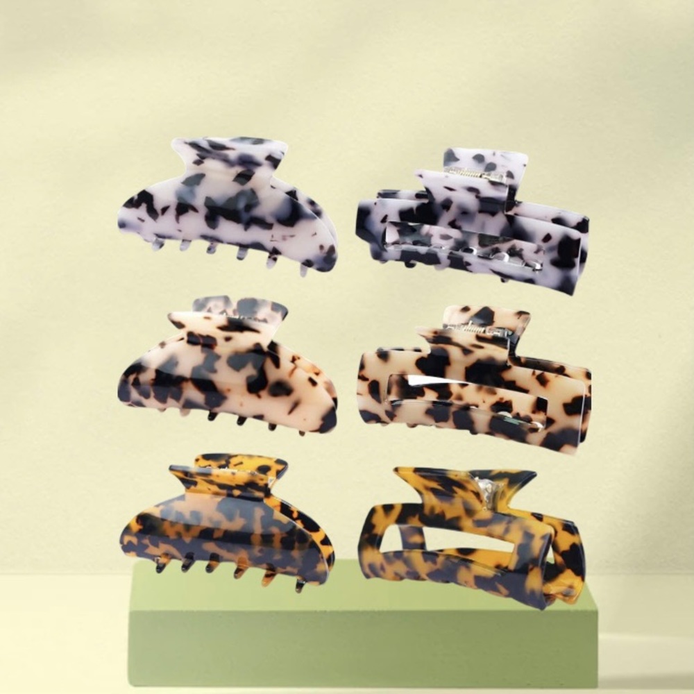 🎉3 for $15🎉  Tortoise Styled Hair Claw Clips
